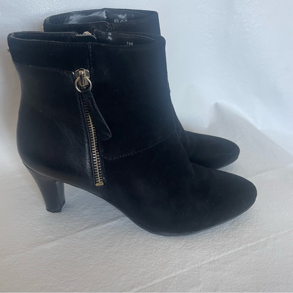 Bandolino Black ankle boots size 7.5 great condition